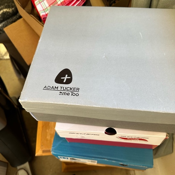 Like New Women’s Suede leather ankle boots - Picture 4 of 4